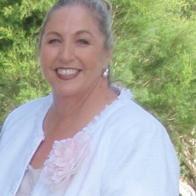 With Love Ceremonies – Robyn Smith